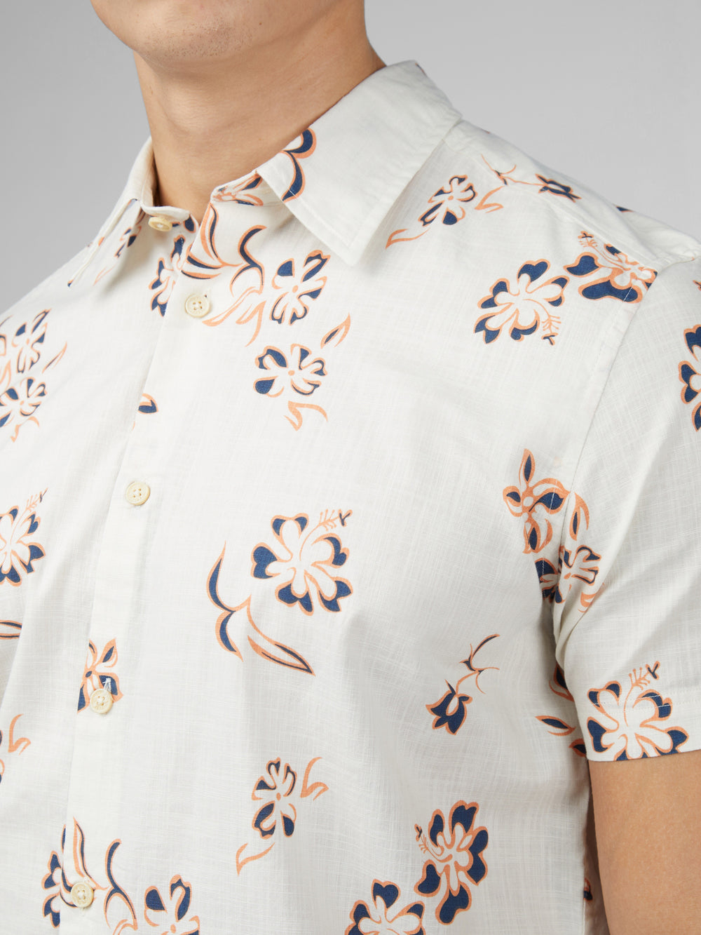 White Ben Sherman Signature Linear Floral Shirts | 4352AIVZL