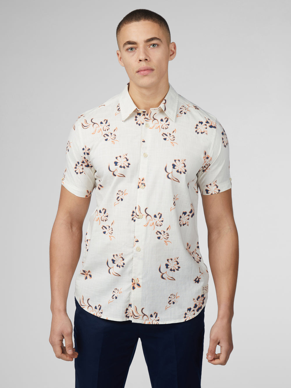 White Ben Sherman Signature Linear Floral Shirts | 4352AIVZL